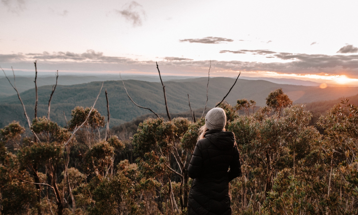 Seven Arce Rock - Primary Campaign women on a 7 Arce Rock looking out at a view