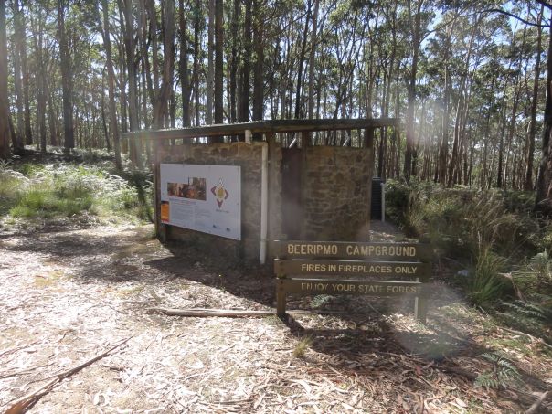 A sign for Beeripmo Campground and an information hut