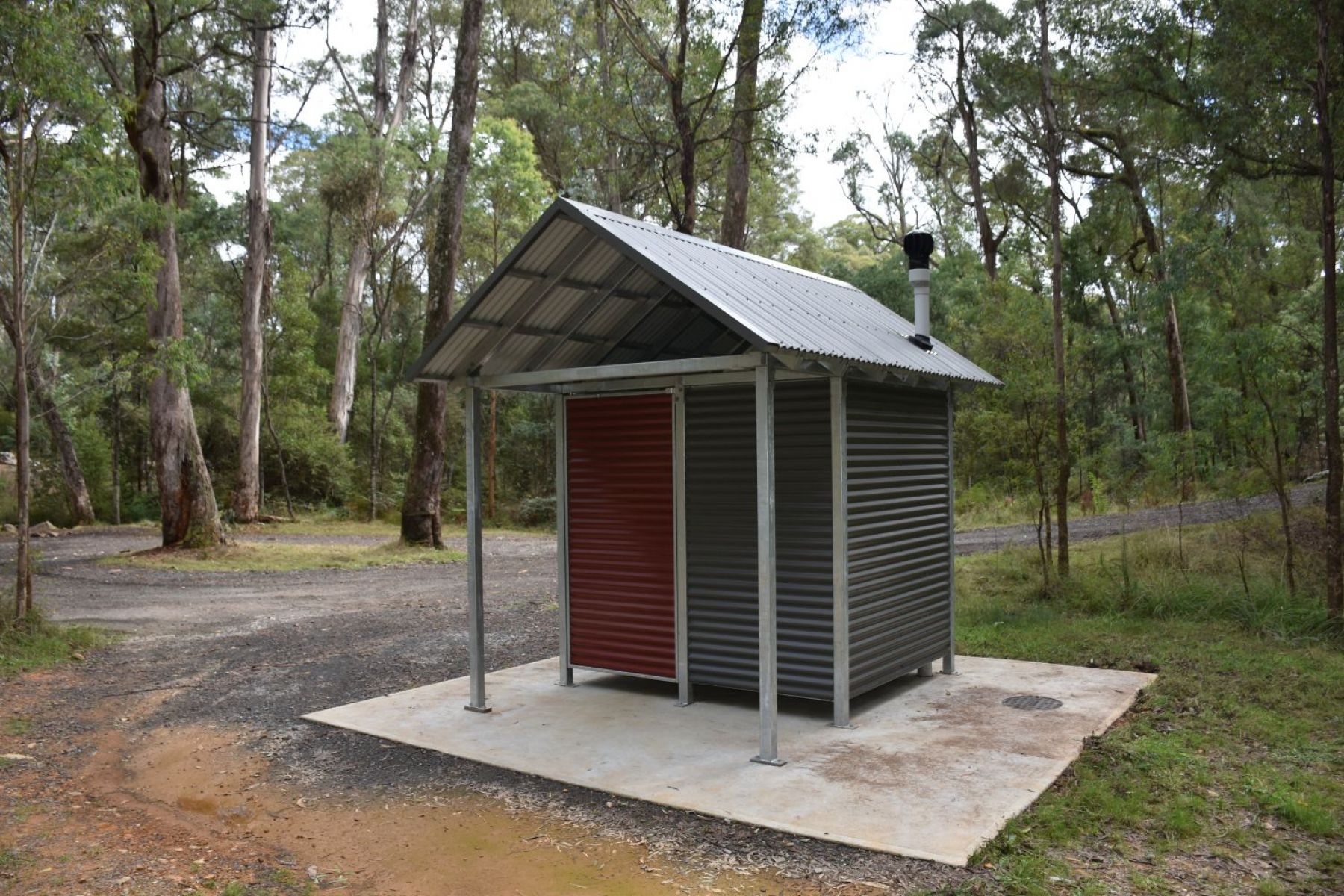 A small toilet hut at the campsite